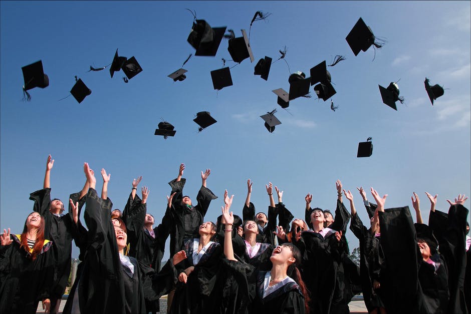 Can You Buy a Degree When You Need One Fast? Know Your Options